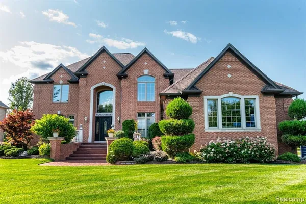 $825,000 | 57629 Stonebriar Drive, Washington, MI 48094