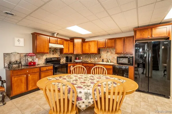 $825,000 | 57629 Stonebriar Drive, Washington, MI 48094