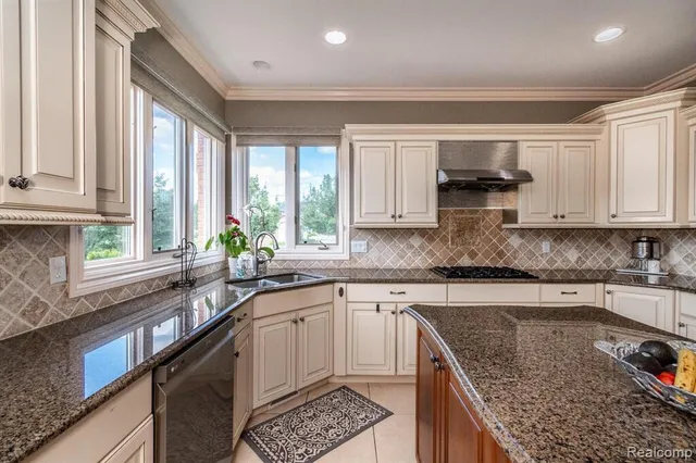 $840,000 | 57629 Stonebriar Drive, Washington, MI 48094