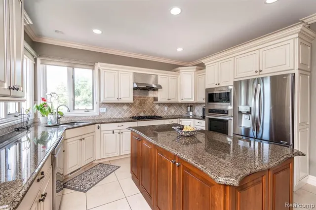 $840,000 | 57629 Stonebriar Drive, Washington, MI 48094