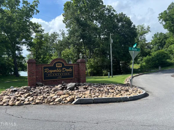 $100,500 | 1095 Reynolds Road, Unit 29, Piney Flats, TN 37686