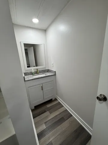 $90,000 | 25 Hearthside Drive, Matteson, IL 60443