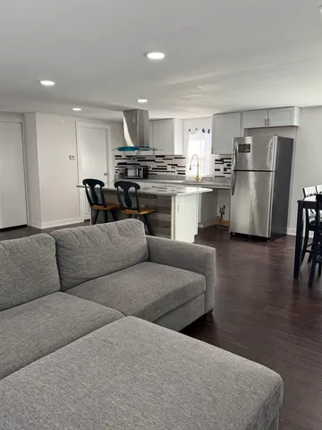 $90,000 | 25 Hearthside Drive, Matteson, IL 60443