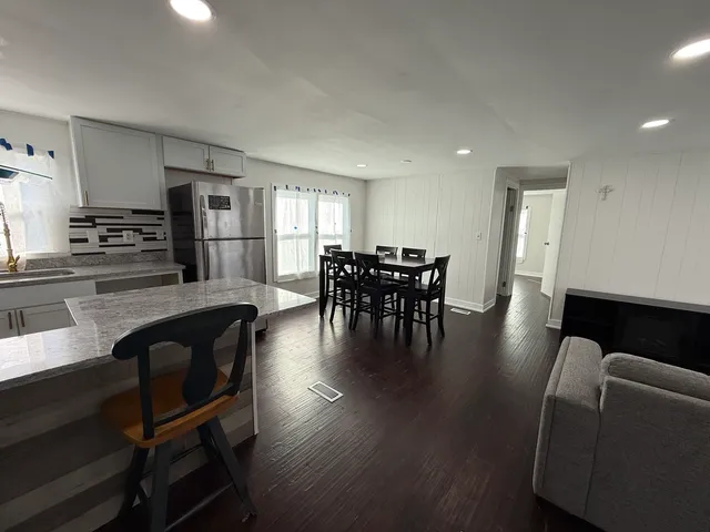 $90,000 | 25 Hearthside Drive, Matteson, IL 60443