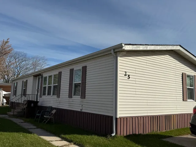 $90,000 | 25 Hearthside Drive, Matteson, IL 60443