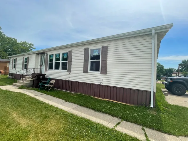 $90,000 | 25 Hearthside Drive, Matteson, IL 60443