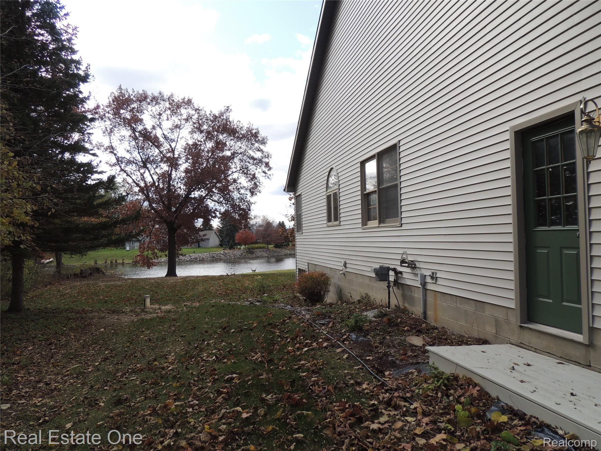 1668 Peppermill Road Lapeer, MI 48446 - Photo 11 of 55 DSCN0561 (1).JPG