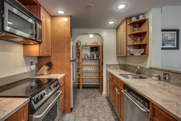 84 Main Street, Unit 84 Boston, MA 02129 - Photo 6 of 19