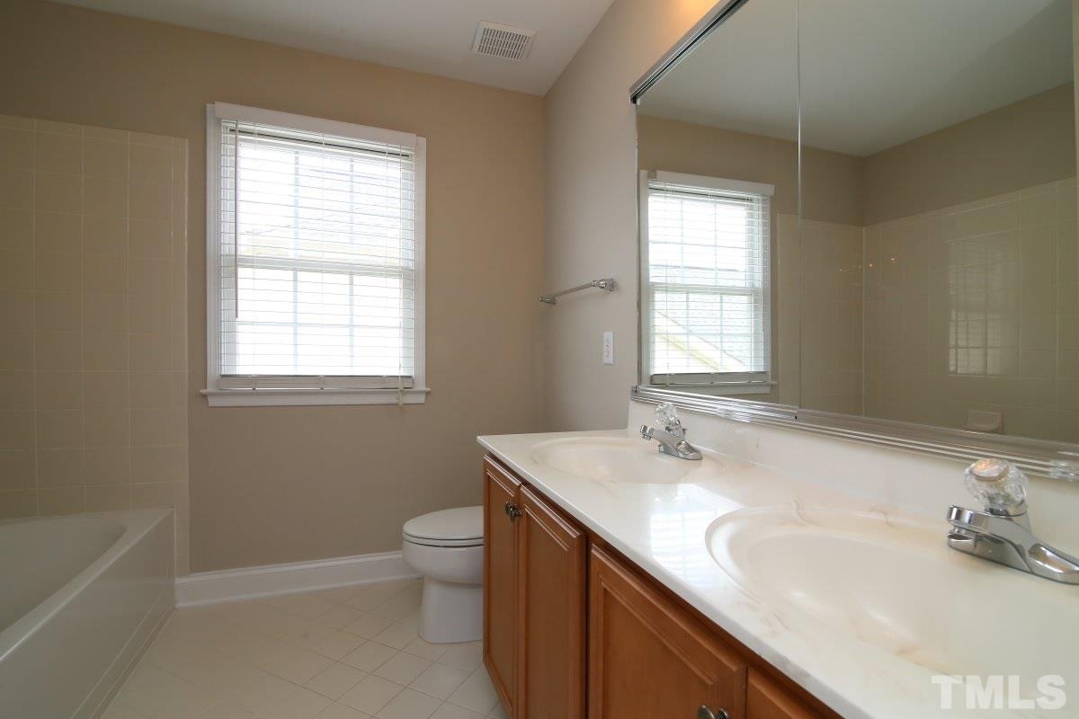 11633 Broadfield Court Raleigh, NC 27617 - Photo 18 of 24 Gallery Image 18