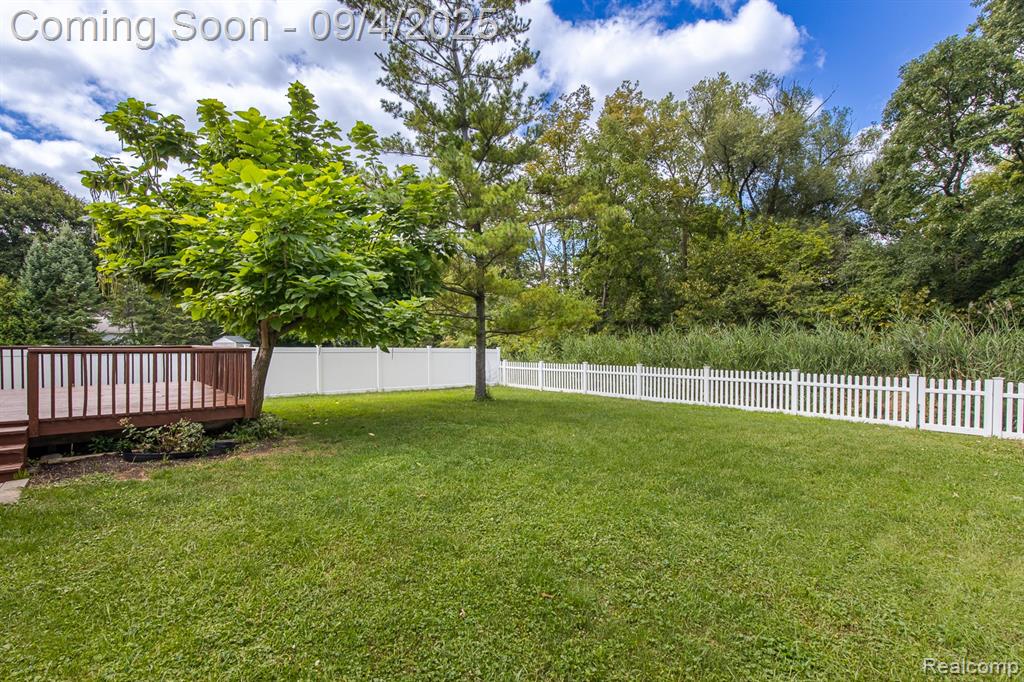 2595 Elmcrest Road Sterling Heights, MI 48310 - Photo 34 of 37