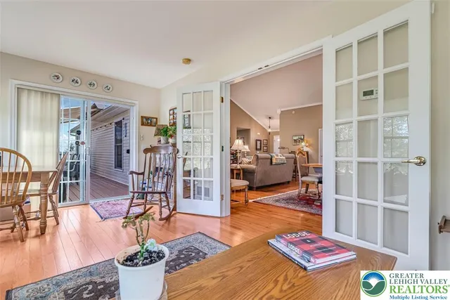 $399,000 | 317 Golden Oaks Drive, White Haven, PA 18661