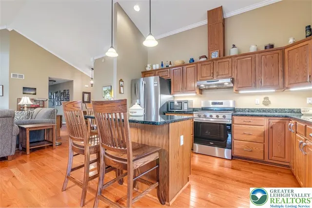 $399,000 | 317 Golden Oaks Drive, White Haven, PA 18661