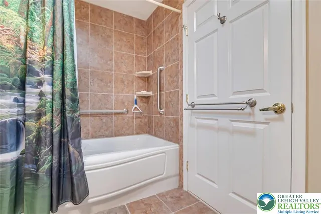 $399,000 | 317 Golden Oaks Drive, White Haven, PA 18661