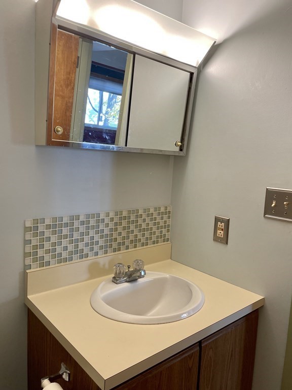 267 Locust Street, Unit 2K Northampton, MA 01062 - Photo 11 of 17