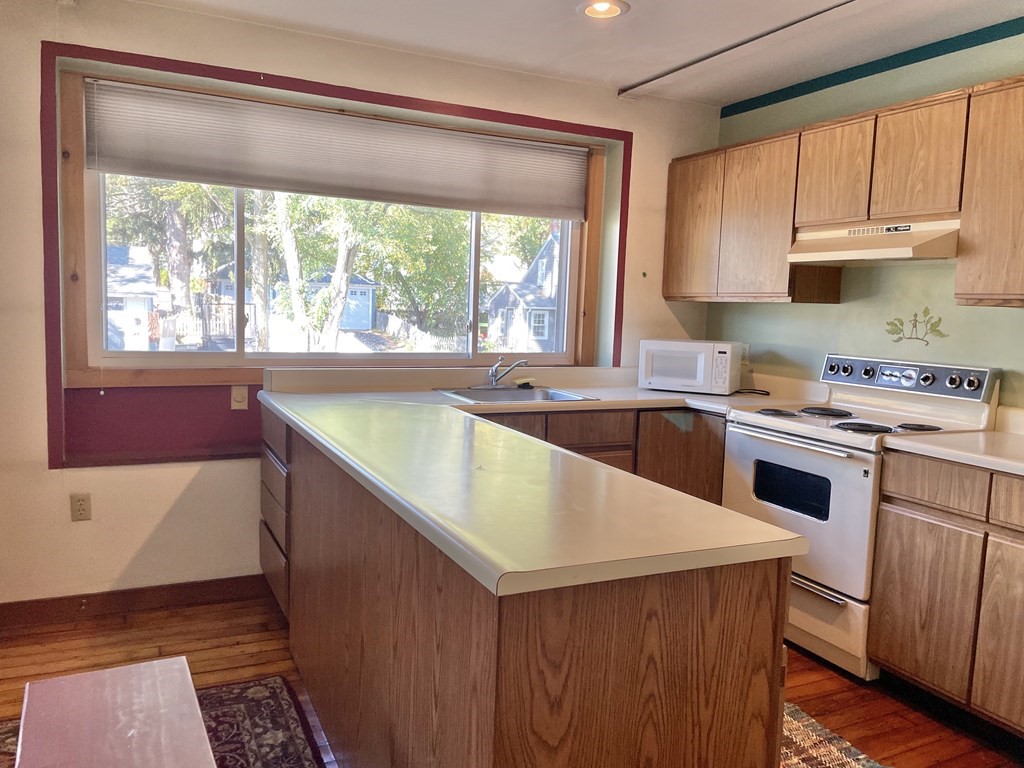 267 Locust Street, Unit 2K Northampton, MA 01062 - Photo 8 of 17