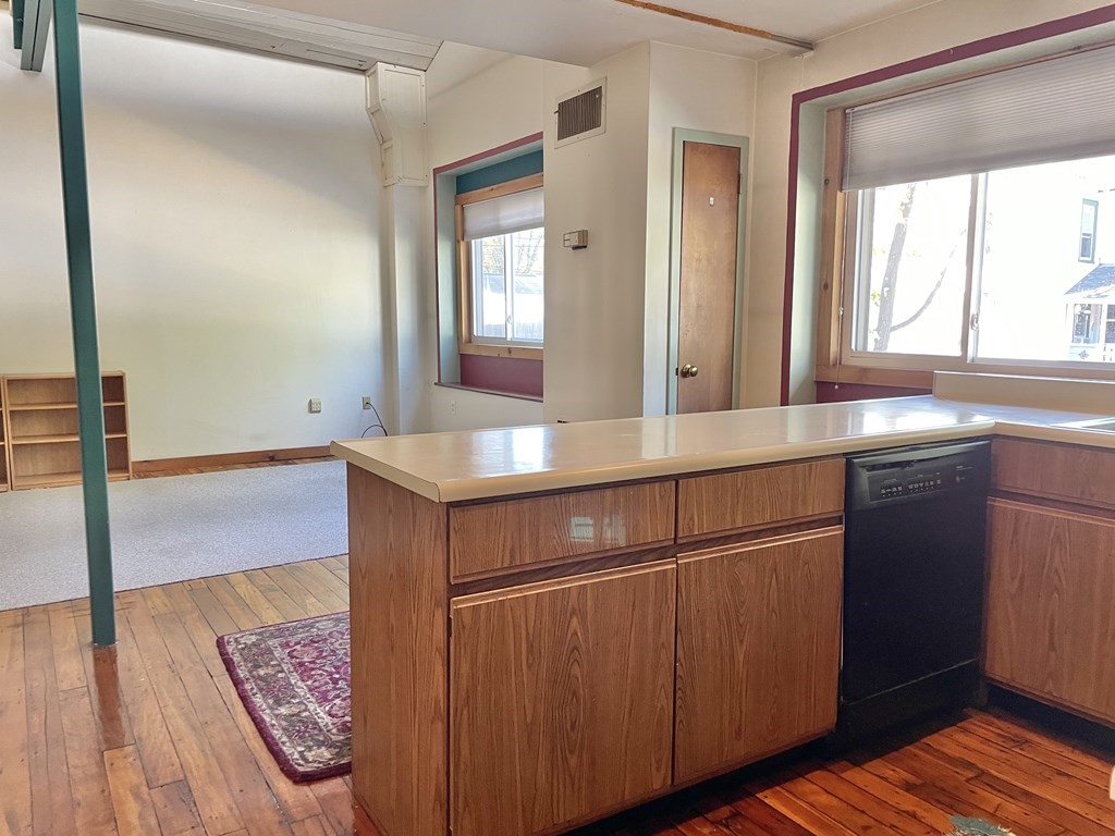 267 Locust Street, Unit 2K Northampton, MA 01062 - Photo 9 of 17