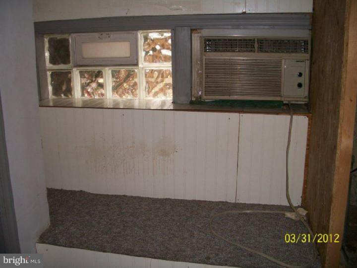64 Lamport Road Upper Darby, PA 19082 - Photo 15 of 18