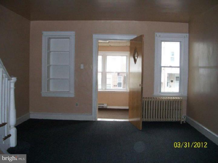 64 Lamport Road Upper Darby, PA 19082 - Photo 3 of 18