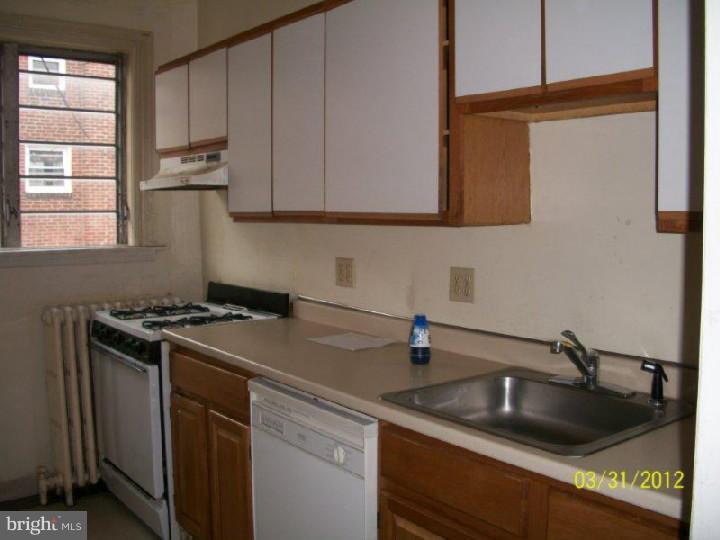 64 Lamport Road Upper Darby, PA 19082 - Photo 7 of 18