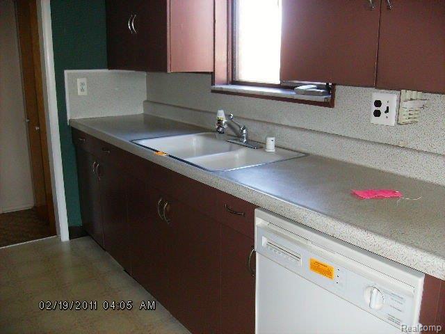 18062 Winsome Road Fraser, MI 48026 - Photo 3 of 7 HPIM1133