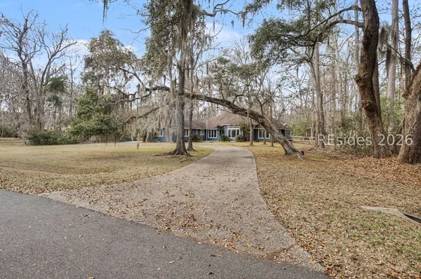 $1,390,000 | 27 Martingale West, Bluffton, SC 29909