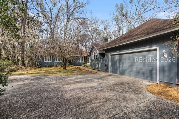 $1,390,000 | 27 Martingale West, Bluffton, SC 29909