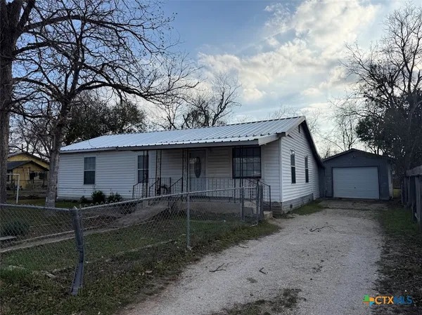 $1,450 | 784 Samuels Street, New Braunfels, TX 78130