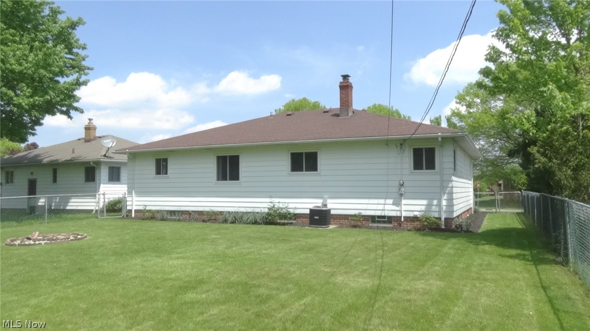 7276 Maplewood Road Parma, OH 44130 - Photo 15 of 17