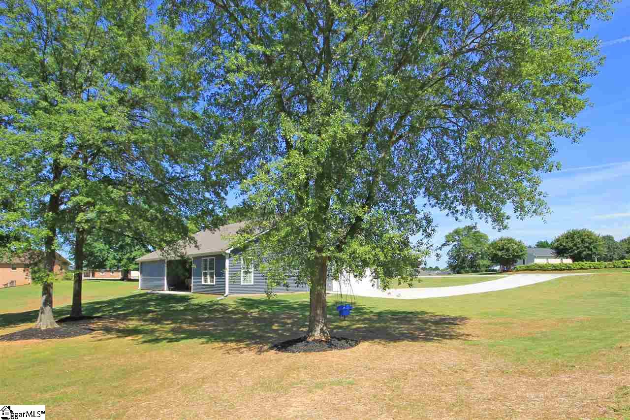 2515 Holiday Road Greer, SC 29651 - Photo 32 of 36