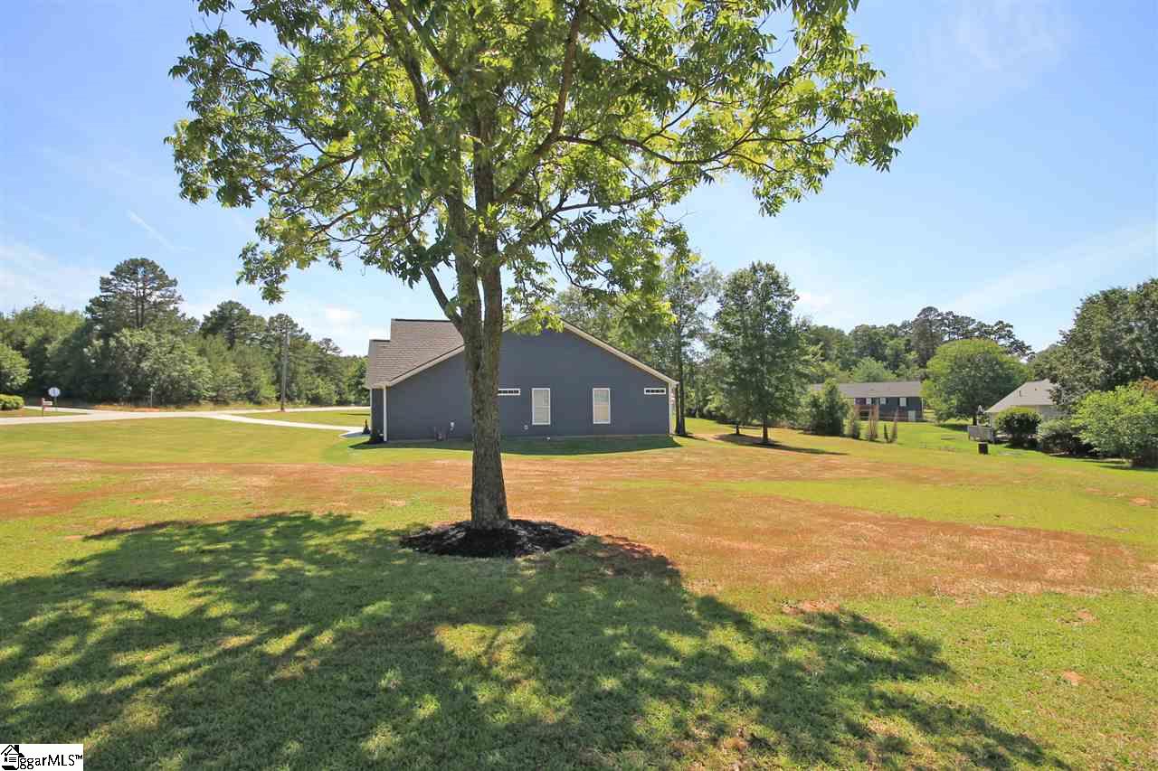 2515 Holiday Road Greer, SC 29651 - Photo 34 of 36