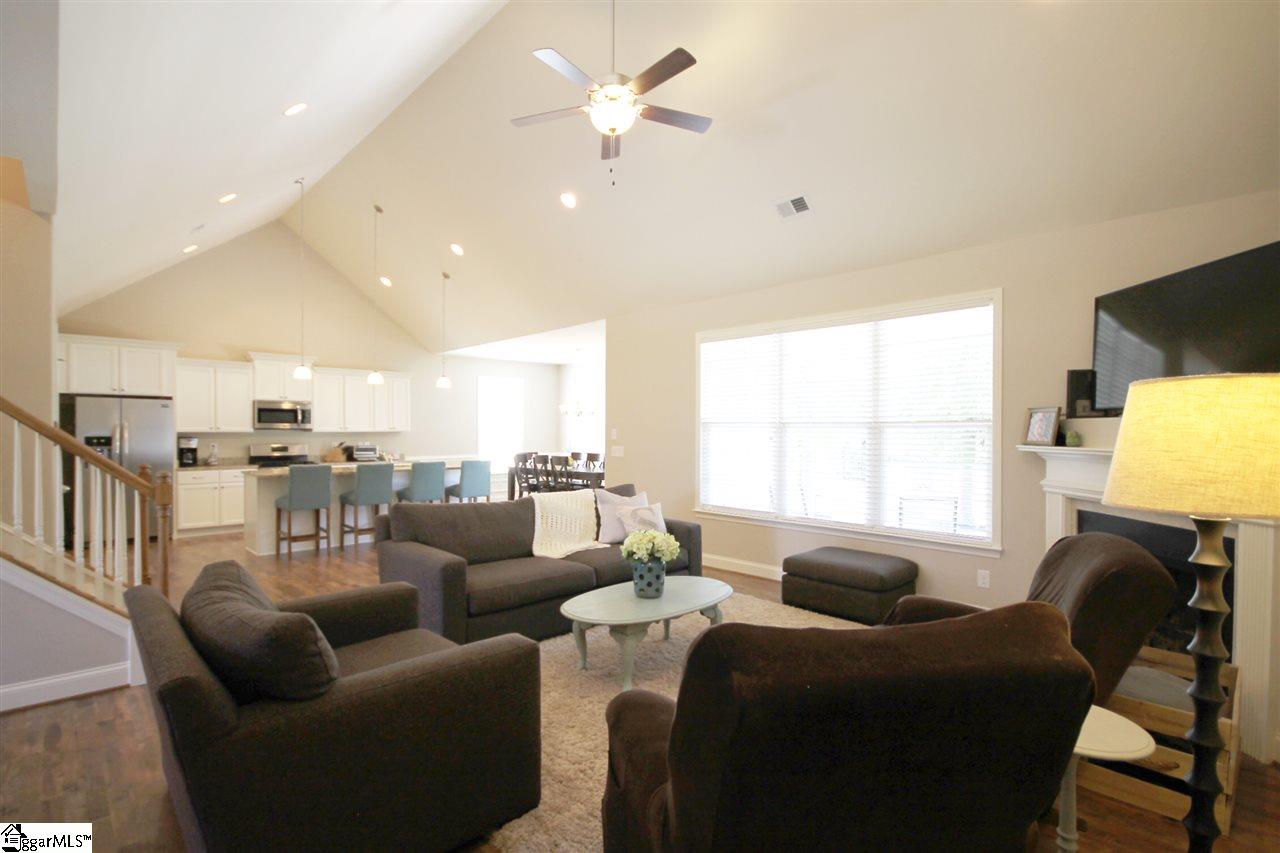 2515 Holiday Road Greer, SC 29651 - Photo 5 of 36