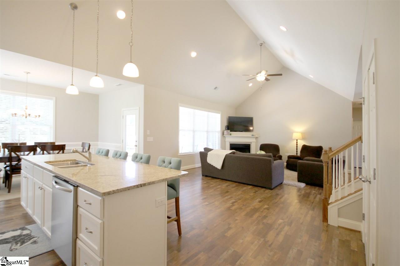 2515 Holiday Road Greer, SC 29651 - Photo 6 of 36
