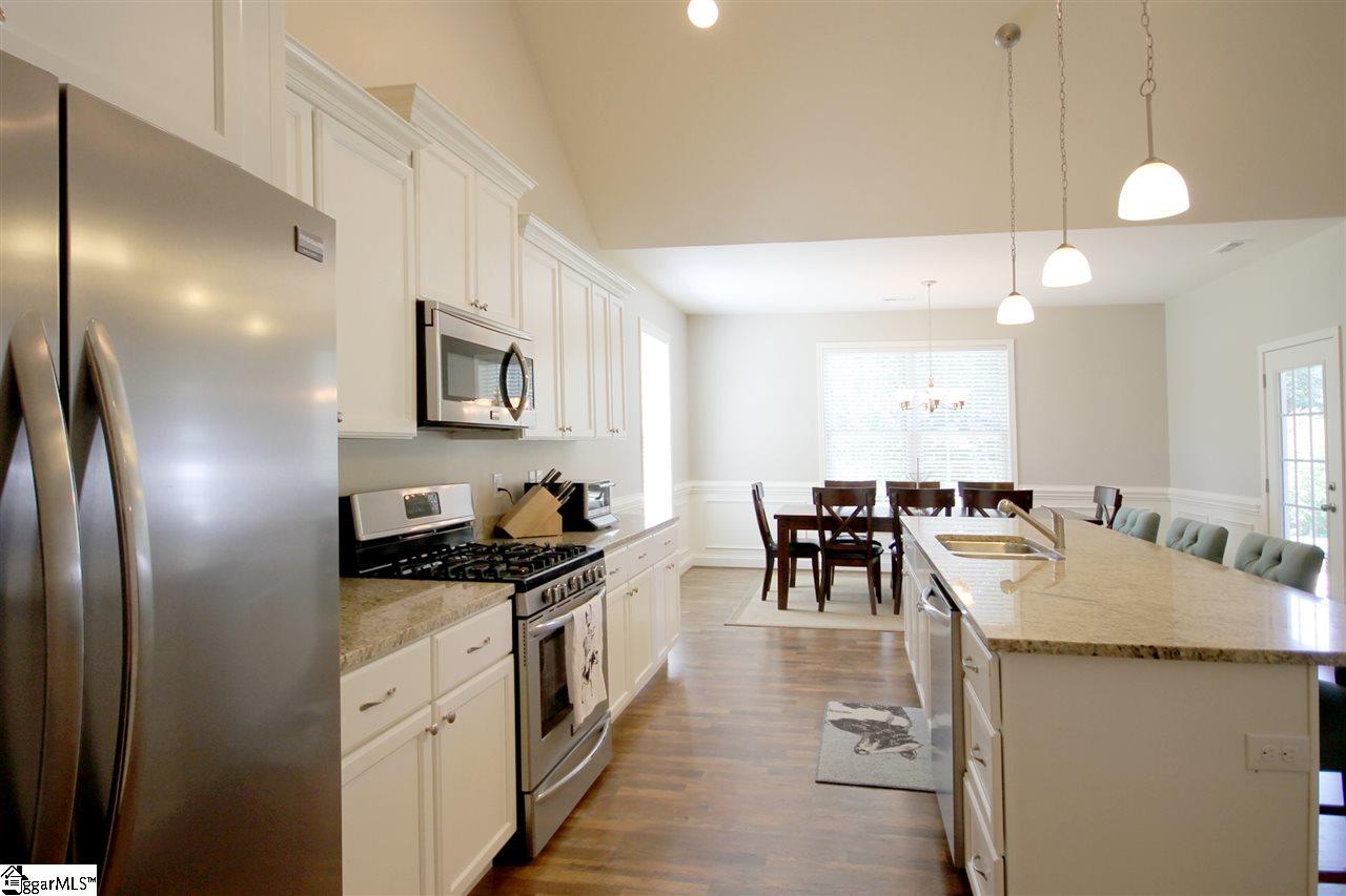 2515 Holiday Road Greer, SC 29651 - Photo 7 of 36
