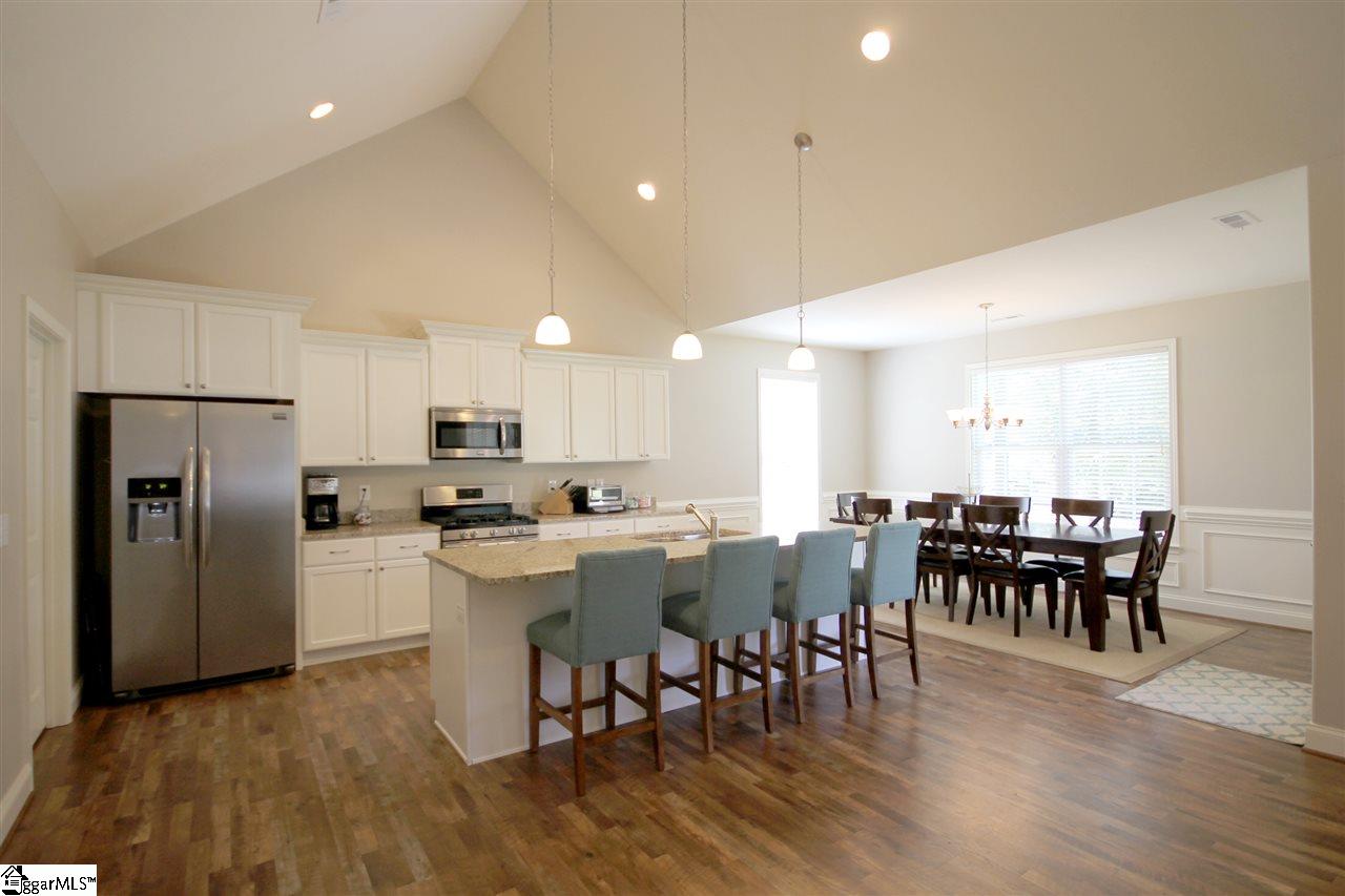2515 Holiday Road Greer, SC 29651 - Photo 8 of 36