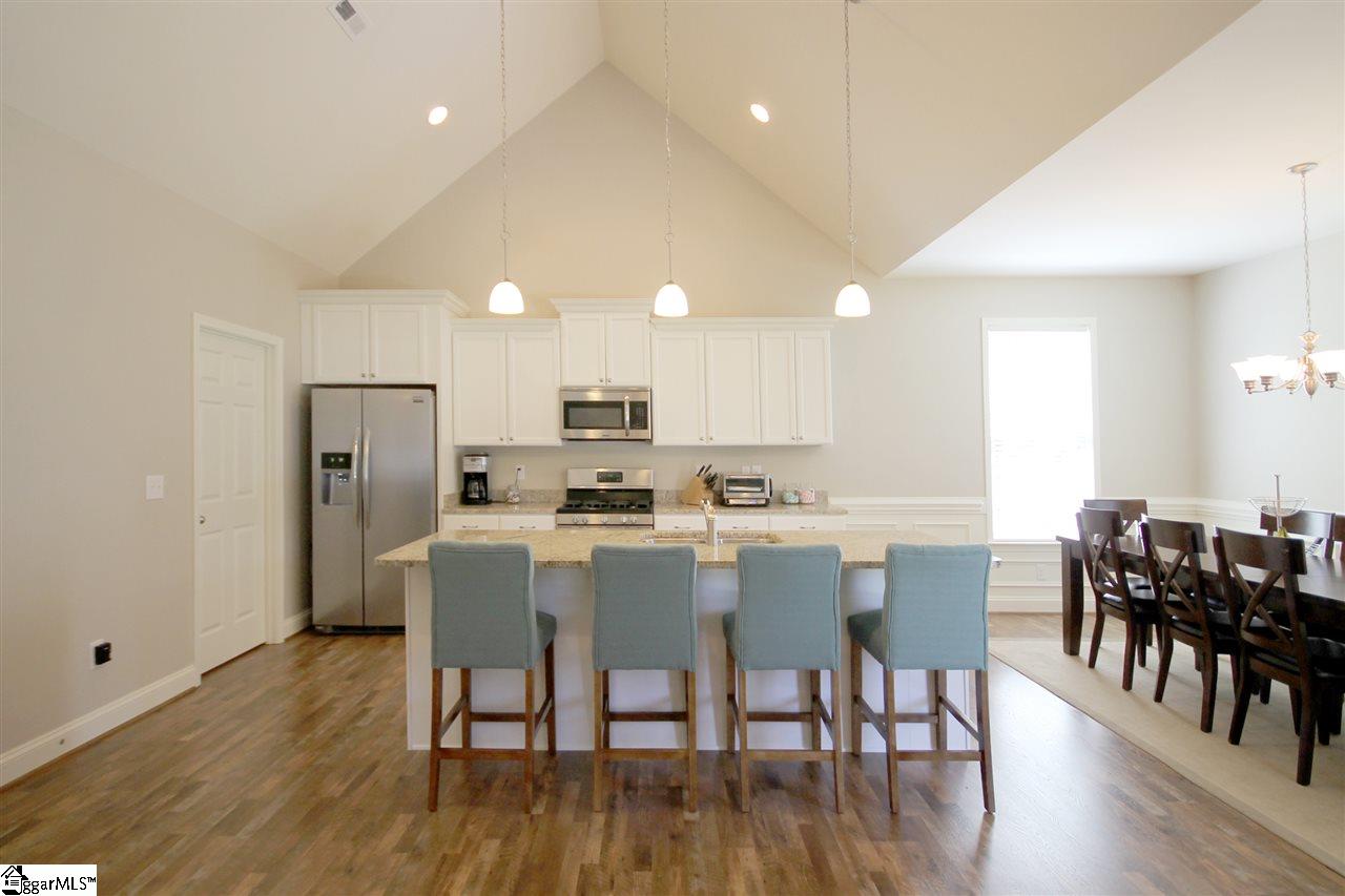 2515 Holiday Road Greer, SC 29651 - Photo 9 of 36