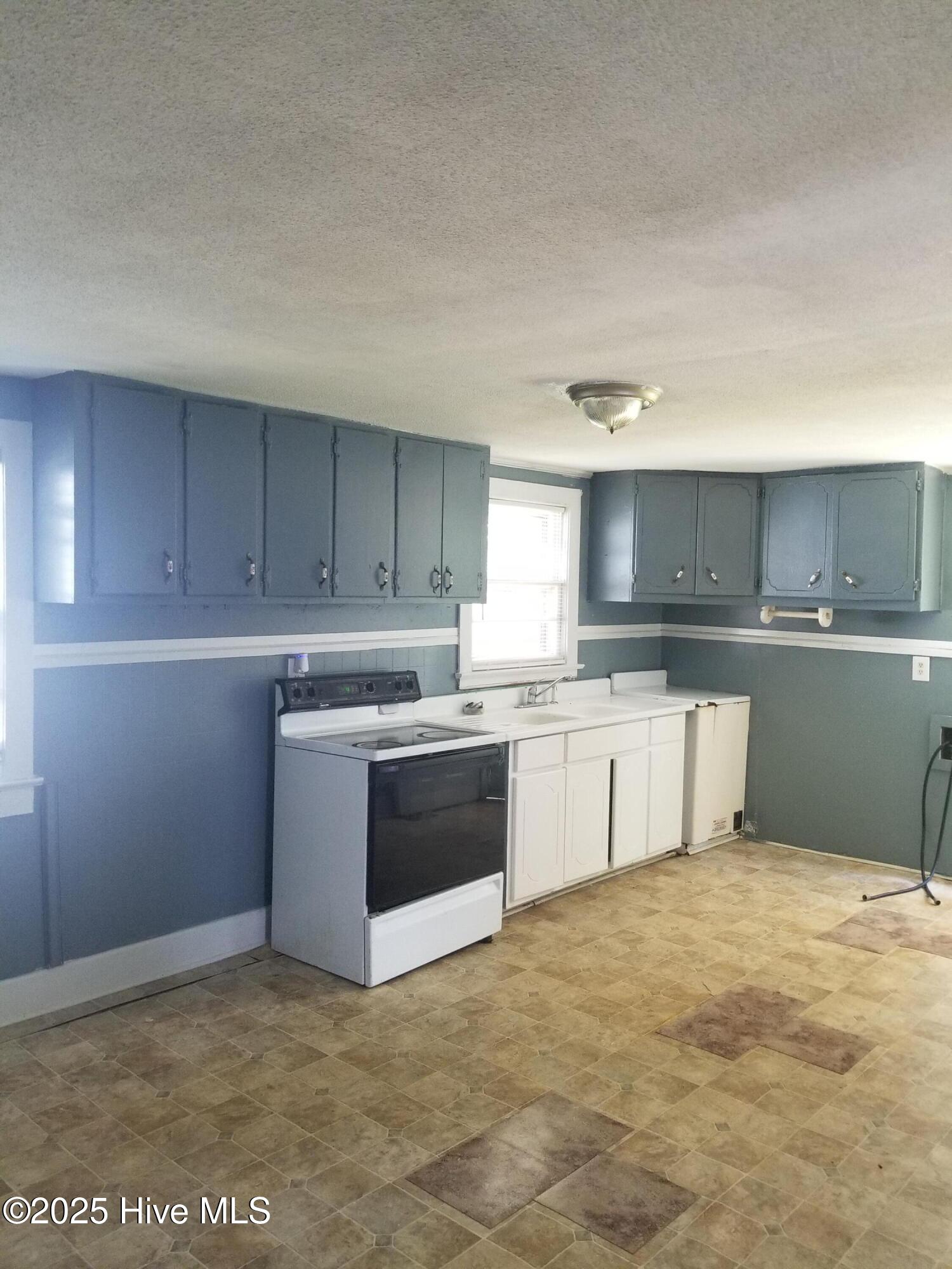 403 Jamesville Road Williamston, NC 27892 - Photo 3 of 7 Kitchen