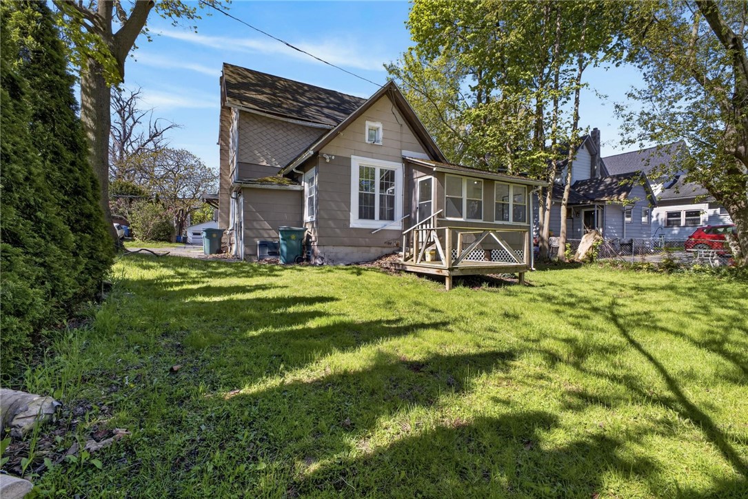 28 Upton Place Rochester, NY 14612 - Photo 4 of 29