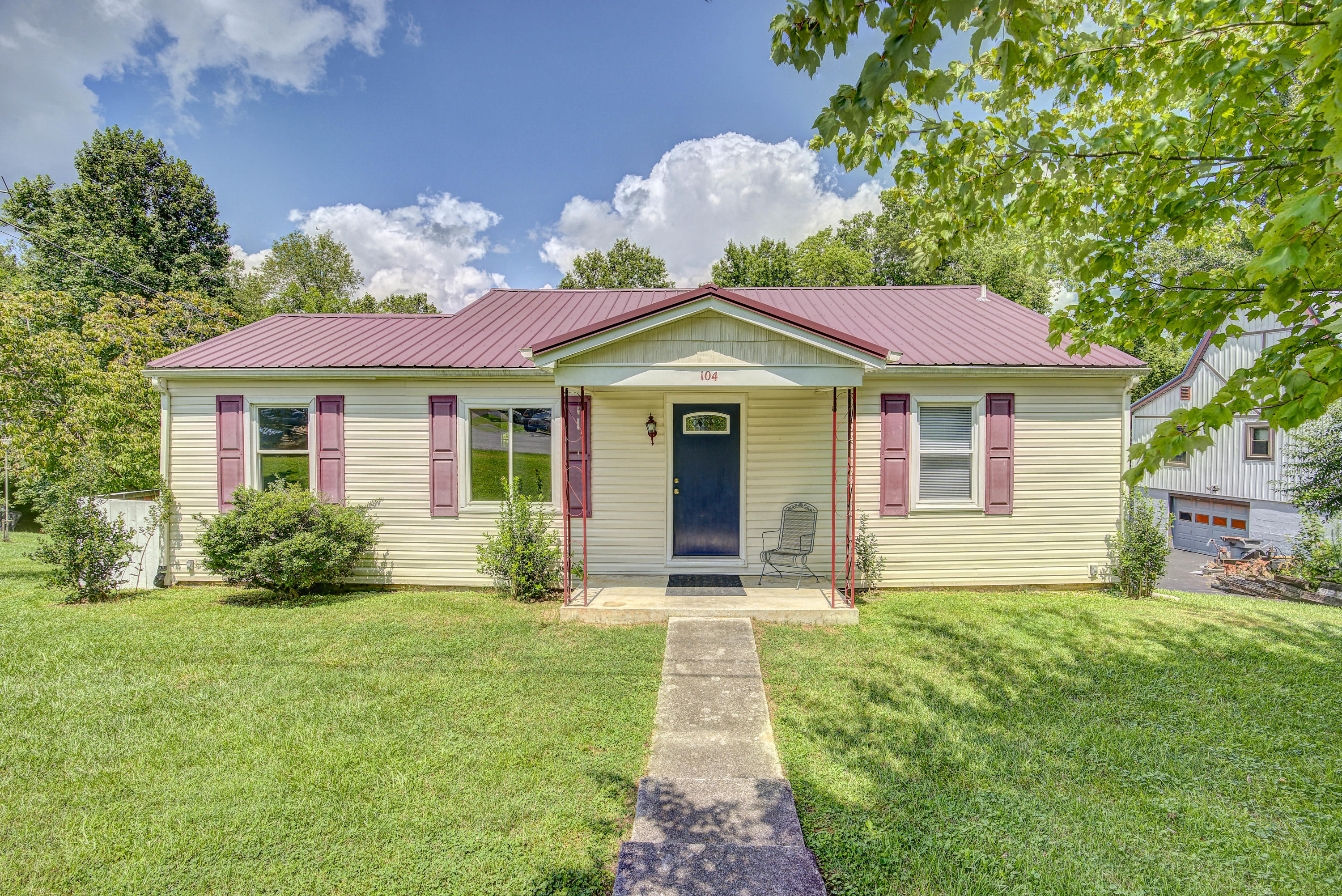104 Hickory Road Bristol, TN 37620 - Photo 1 of 37 hick--29