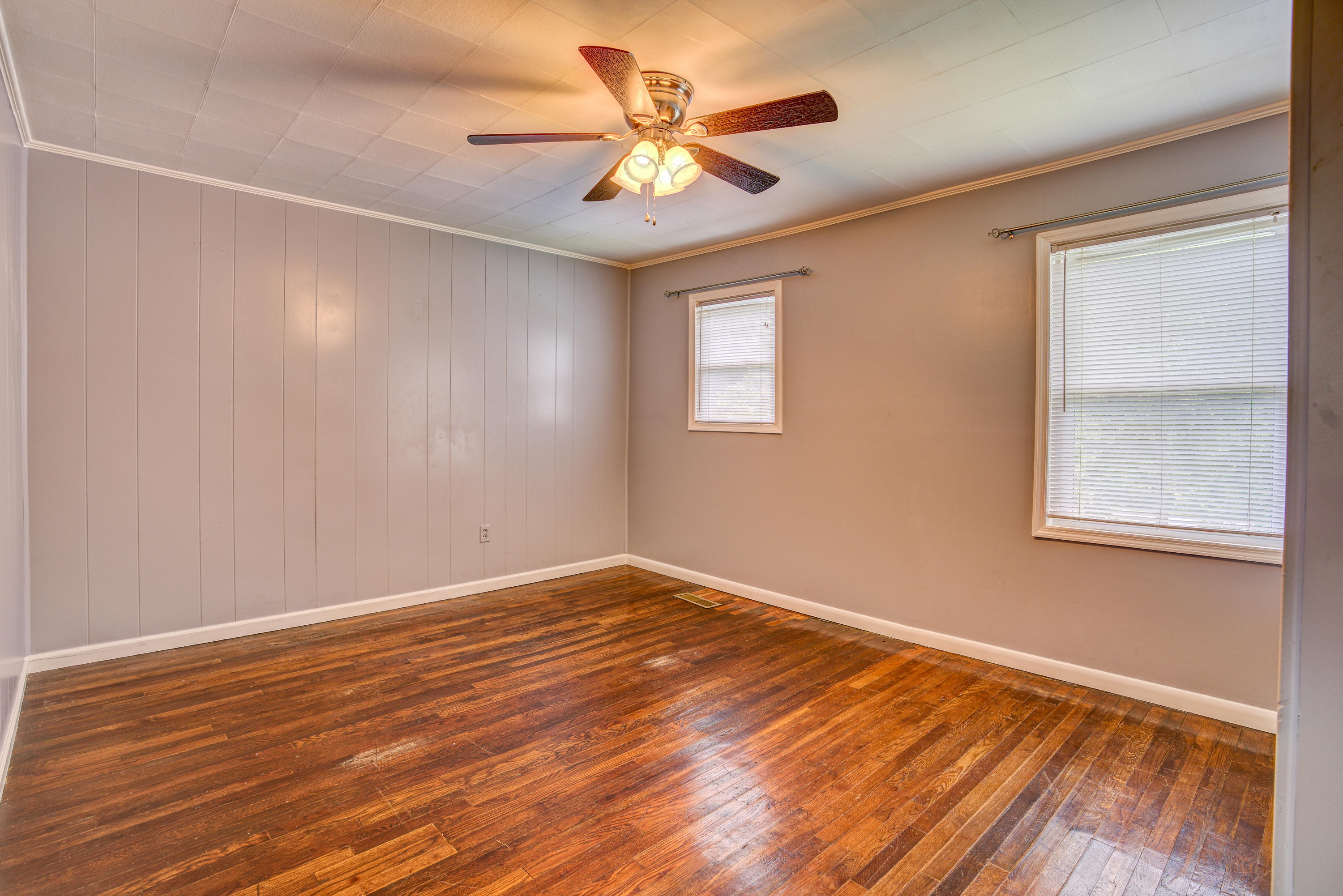 104 Hickory Road Bristol, TN 37620 - Photo 6 of 37 hick--3