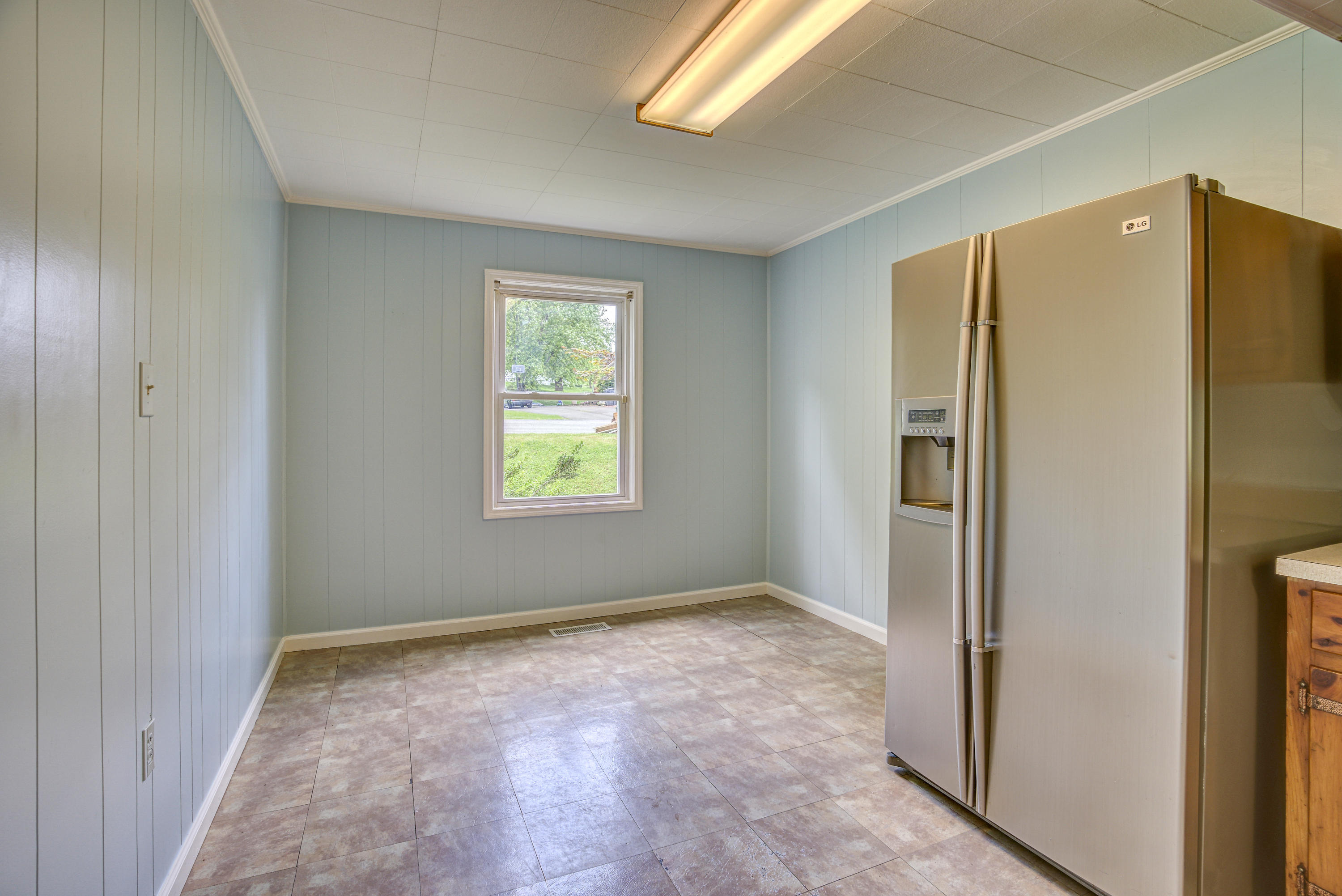 104 Hickory Road Bristol, TN 37620 - Photo 10 of 37 hick--7
