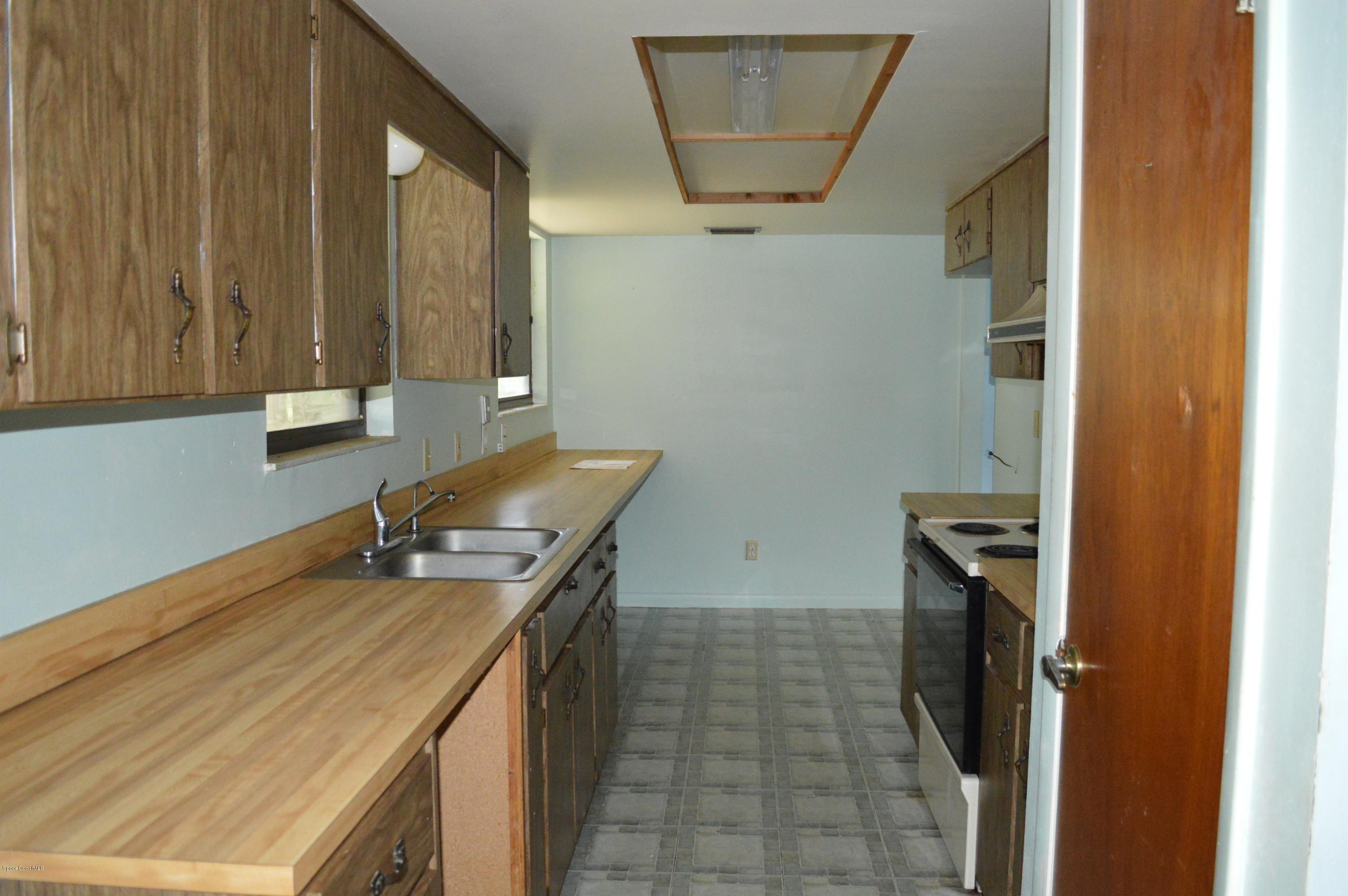 1150 Cherokee Road Southeast Palm Bay, FL 32909 - Photo 11 of 16 DSC_0581