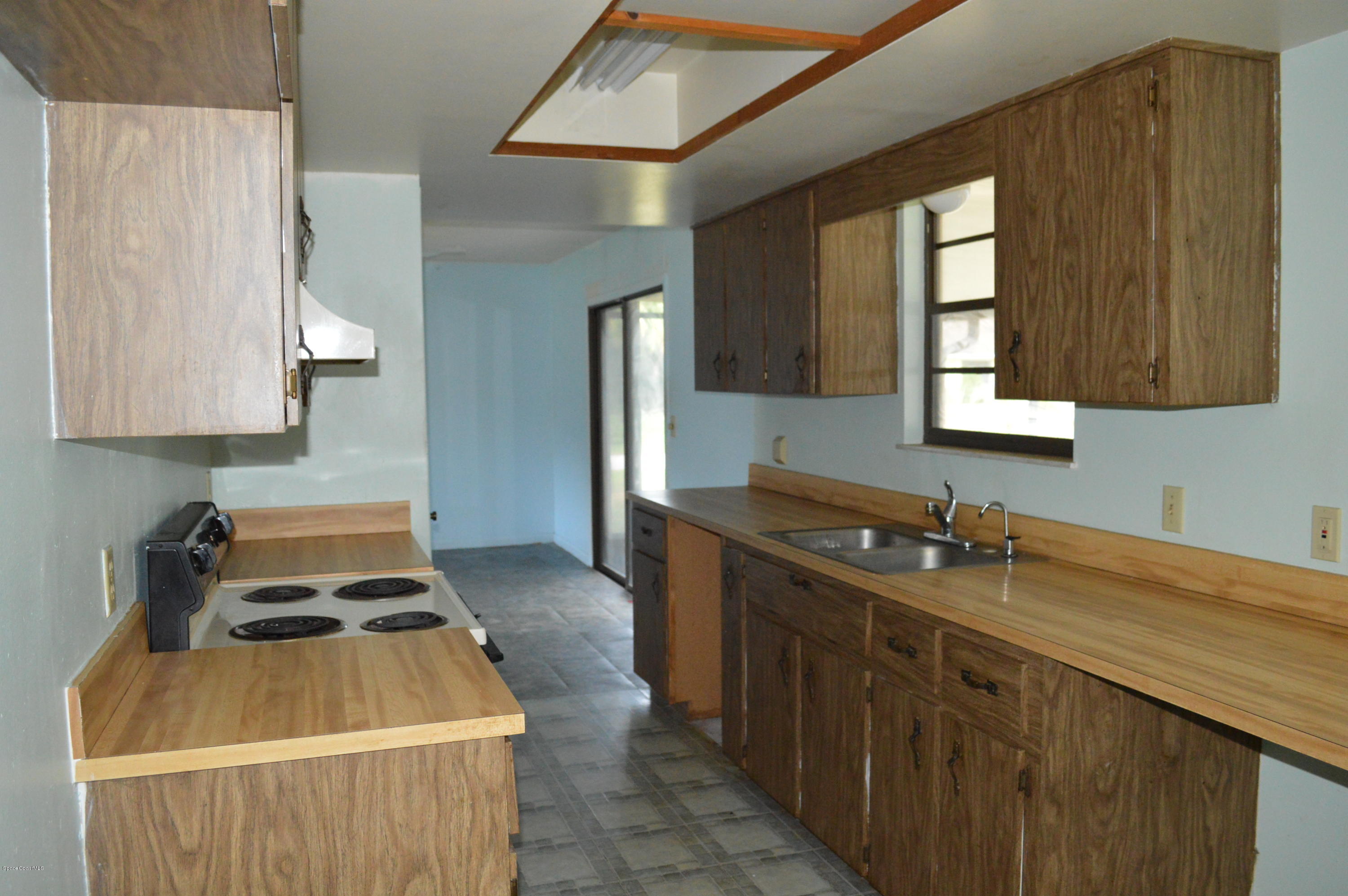 1150 Cherokee Road Southeast Palm Bay, FL 32909 - Photo 10 of 16 DSC_0582