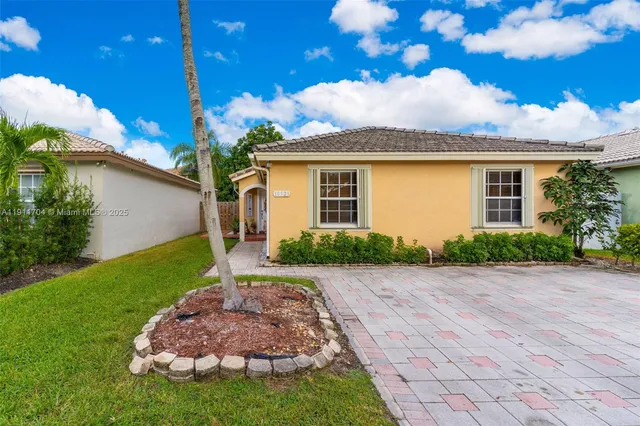 $570,000 | 10523 Southwest 161st Place, Miami, FL 33196