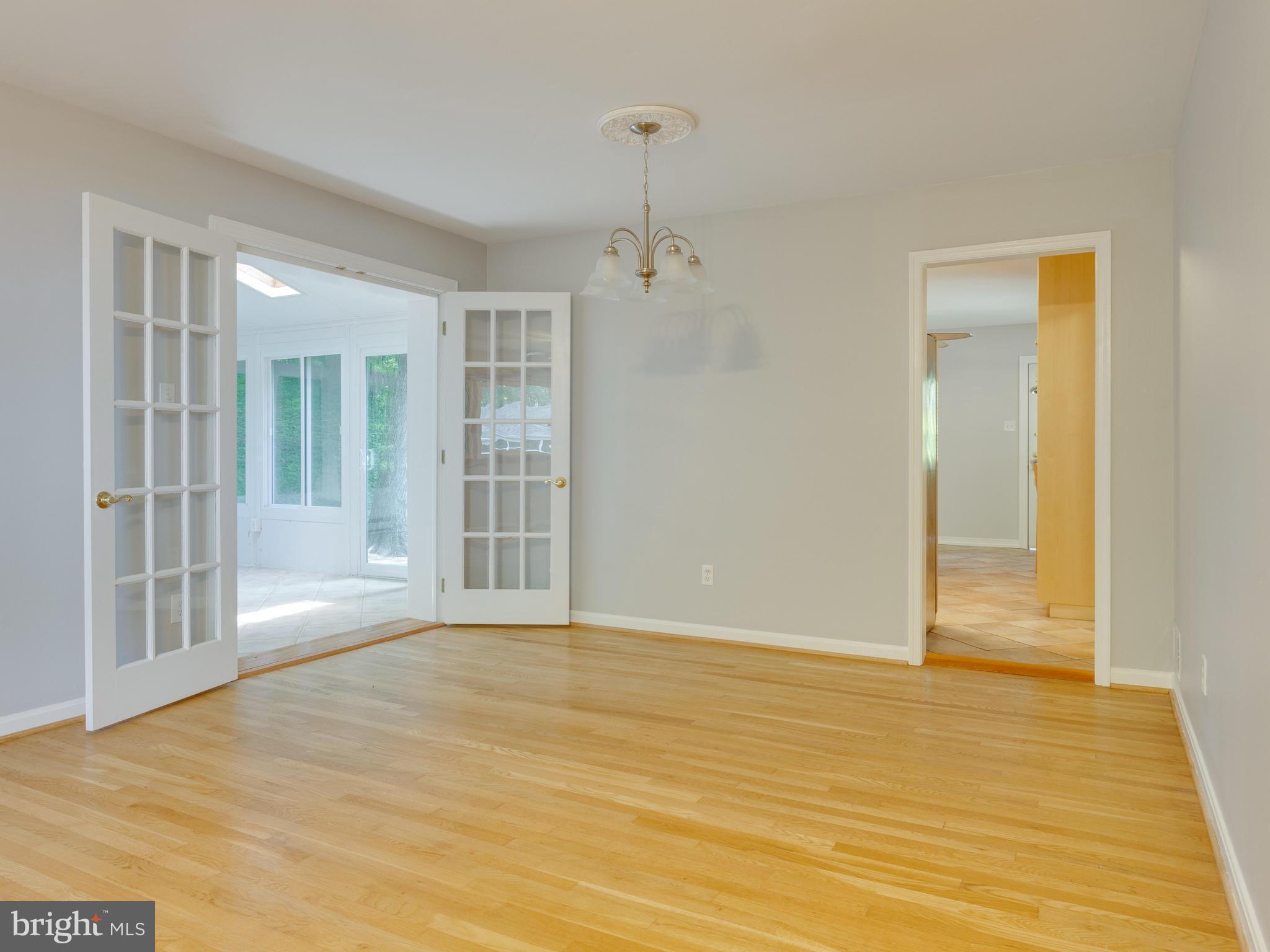 8634 Victoria Road Springfield, VA 22151 - Photo 12 of 29 Dining Room