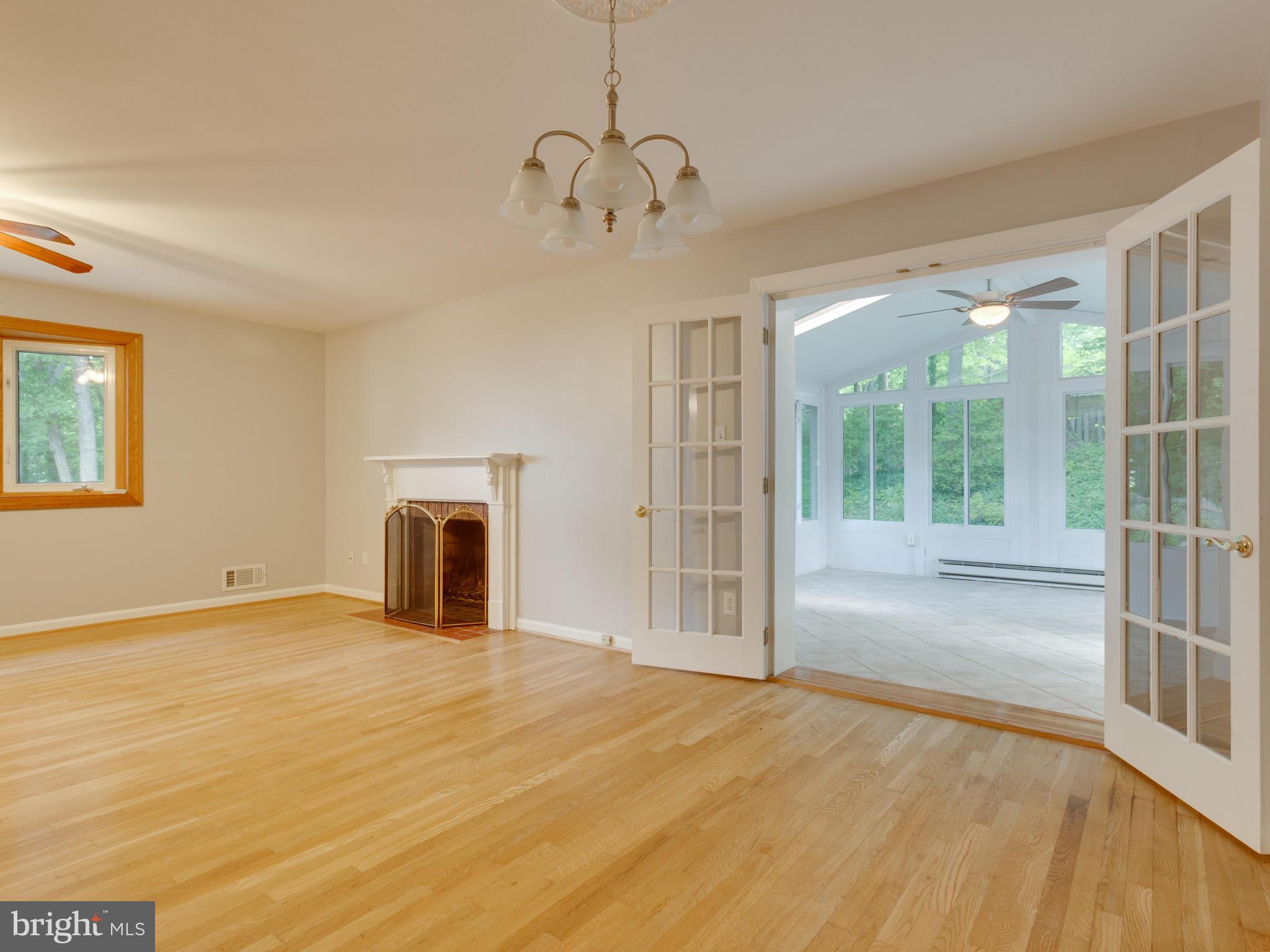 8634 Victoria Road Springfield, VA 22151 - Photo 13 of 29 Living Room