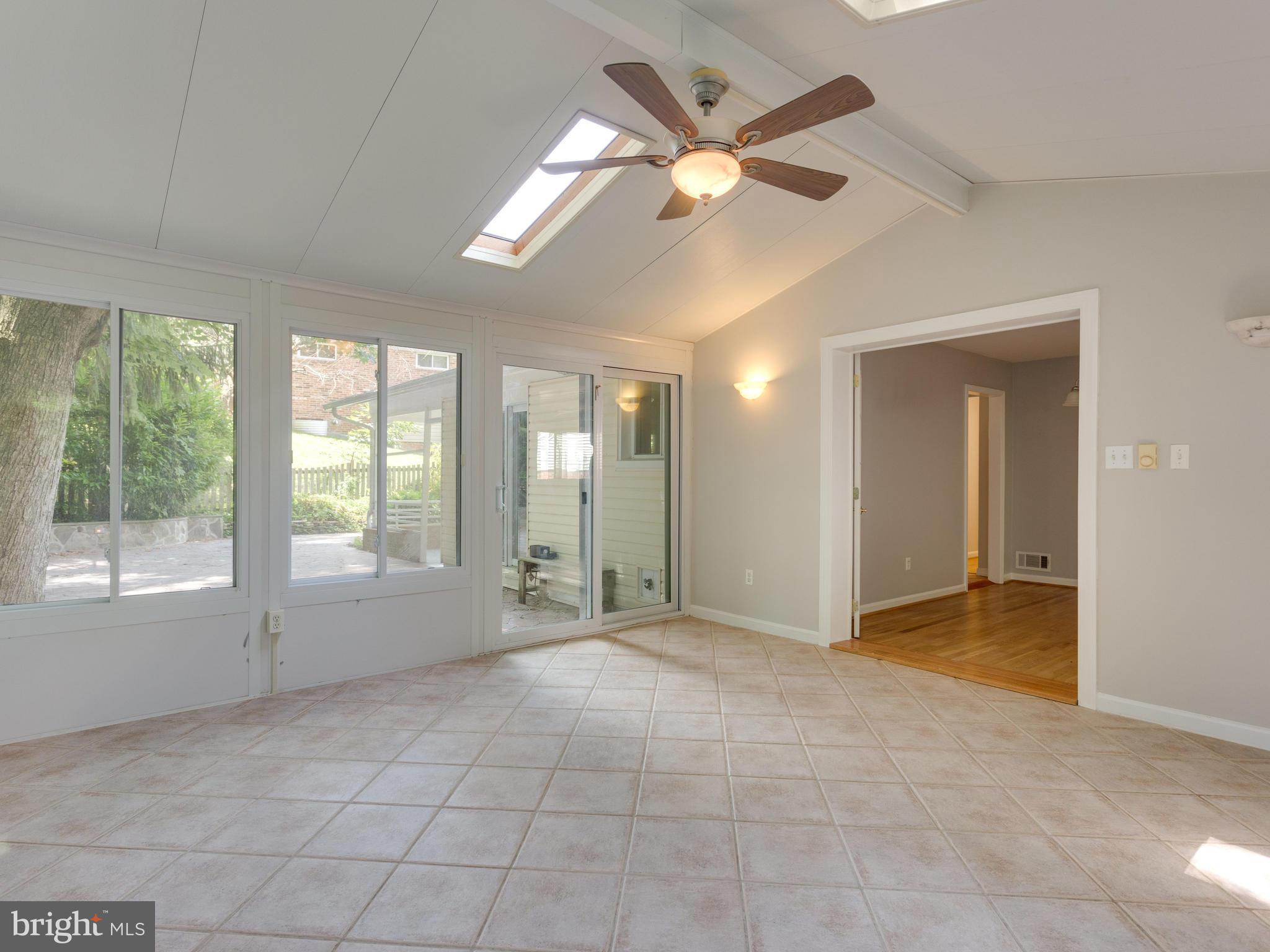 8634 Victoria Road Springfield, VA 22151 - Photo 15 of 29 Sun Room