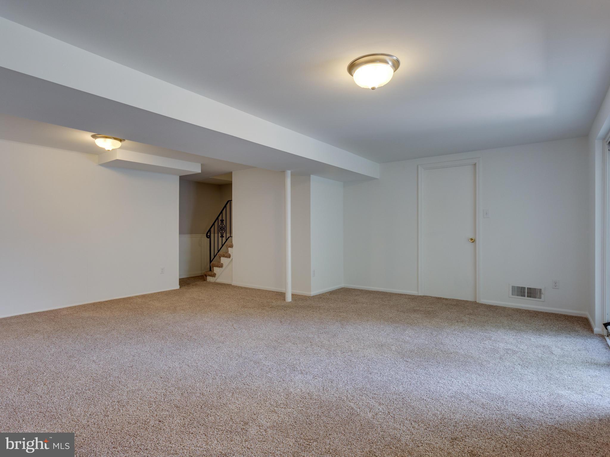 8634 Victoria Road Springfield, VA 22151 - Photo 17 of 29 Family Room