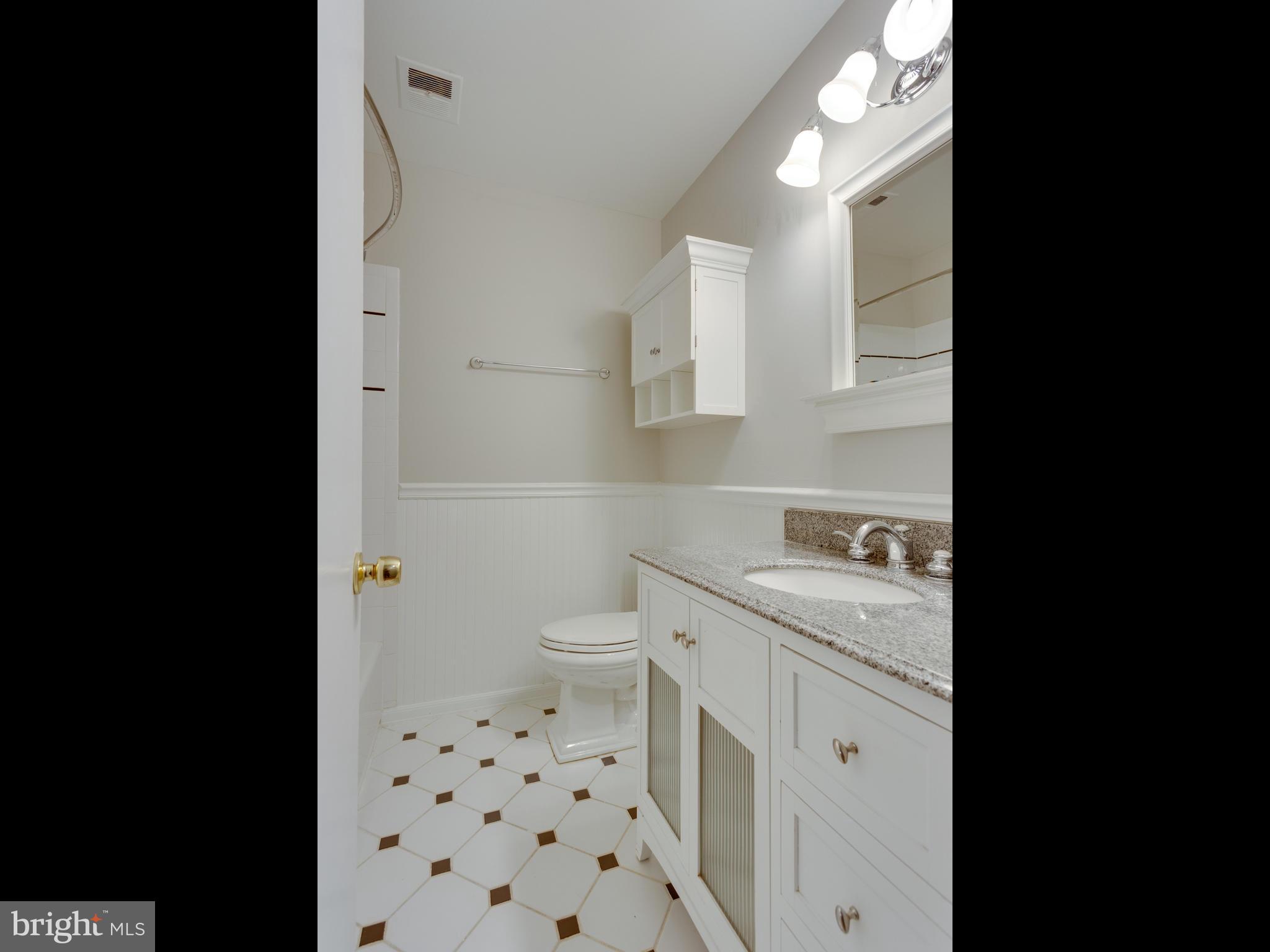 8634 Victoria Road Springfield, VA 22151 - Photo 19 of 29 Bath
