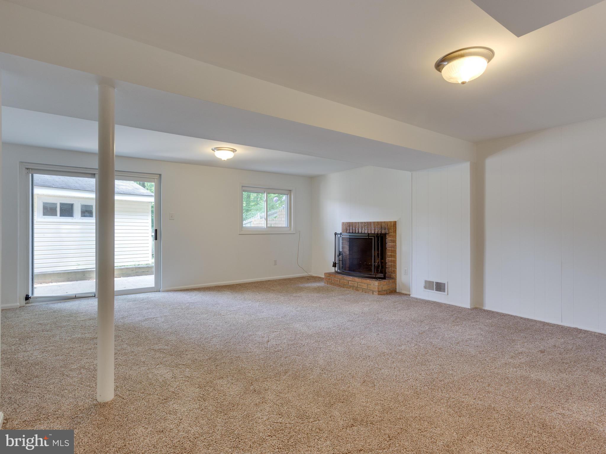 8634 Victoria Road Springfield, VA 22151 - Photo 21 of 29 Family Room
