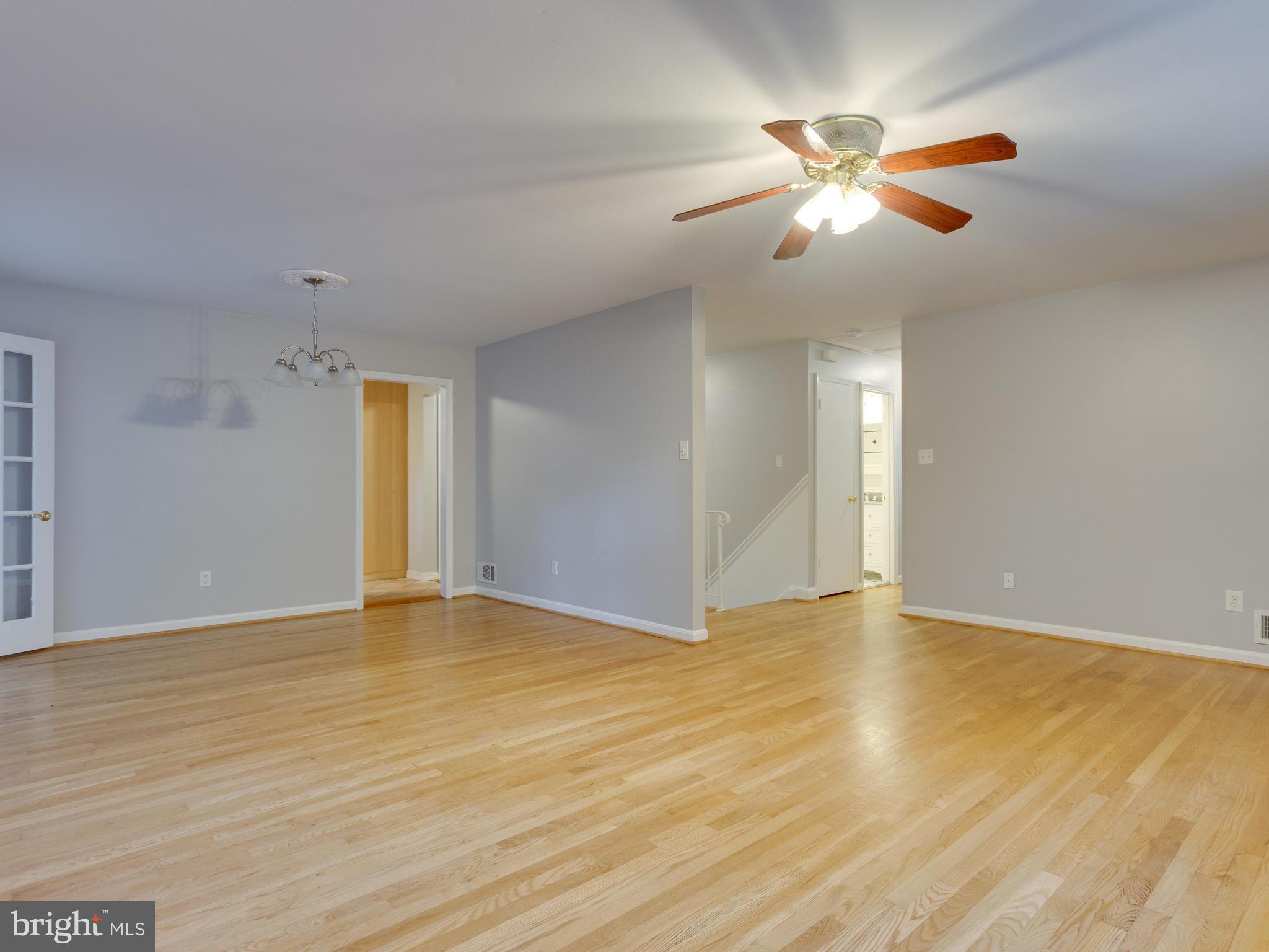 8634 Victoria Road Springfield, VA 22151 - Photo 24 of 29 Living Room